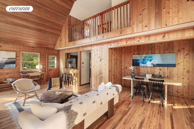 Photo - 83 3 Mile Harbor Dr