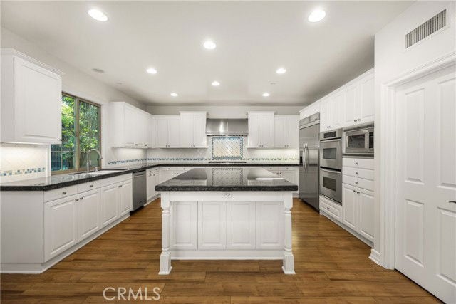 Photo - 38 Via Cartama