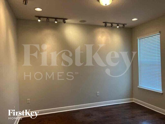 Photo - 2945 Top Water Way