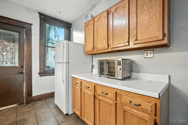 Photo - 348 Volkert St