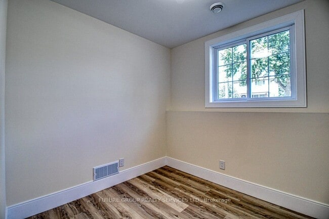 Photo - 109 Penrose St