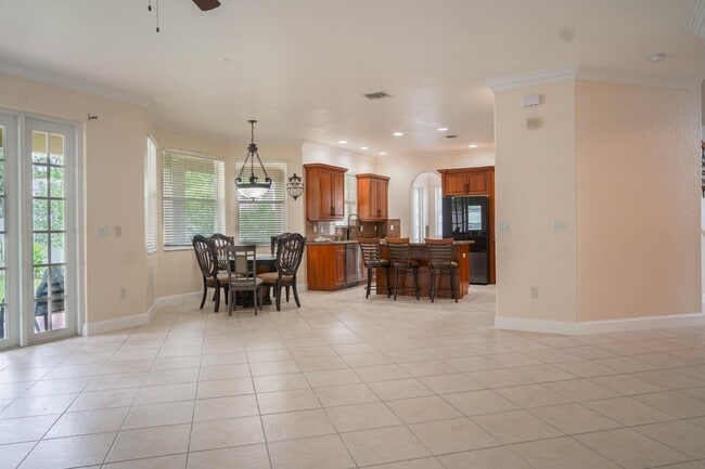 Photo - 2261 Ridgewood Cir