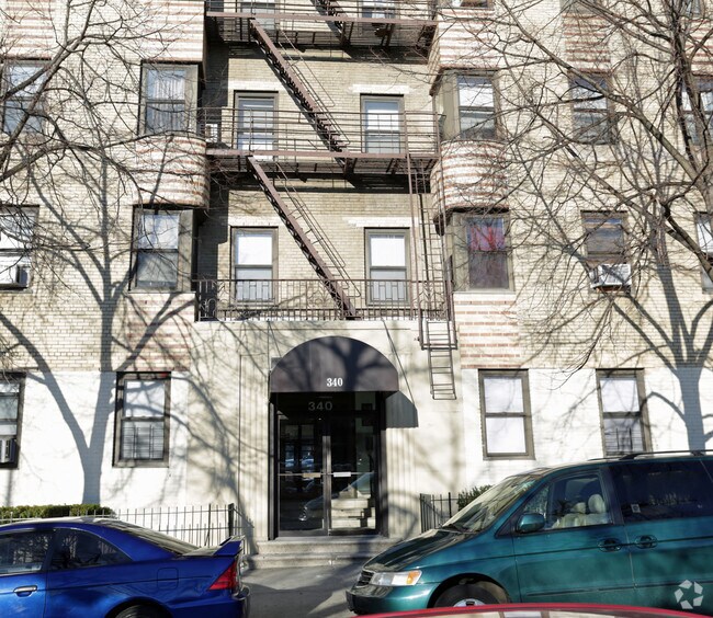Photo - 340 E Mosholu Parkway