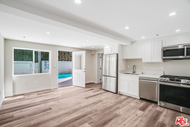 Building Photo - 1470 Rexford Dr Unit ADU Rental