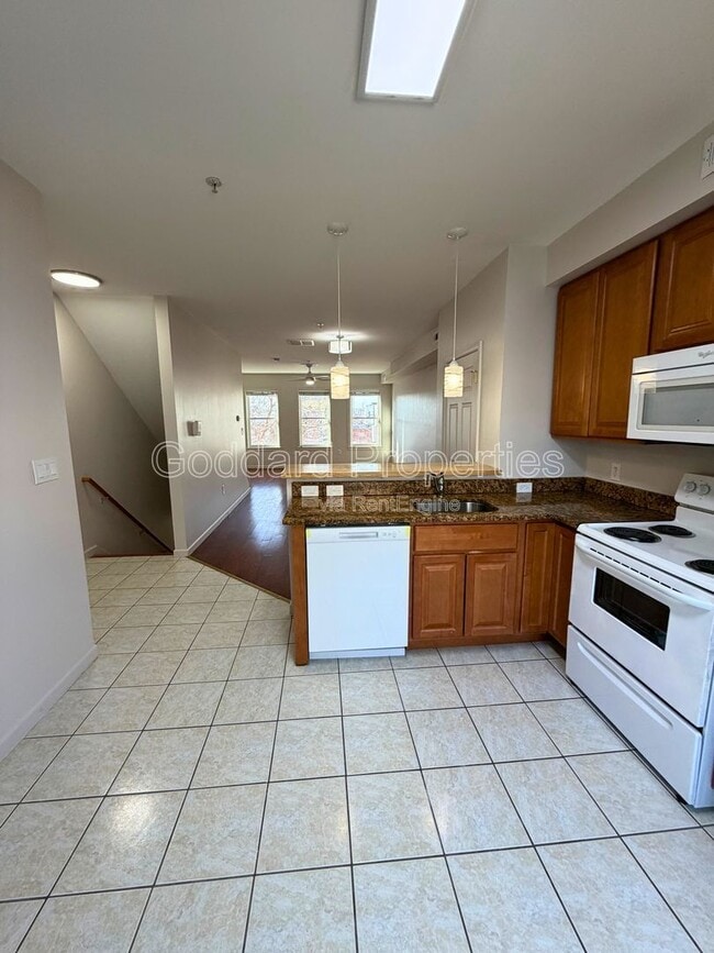 Photo - 12 E 22nd St