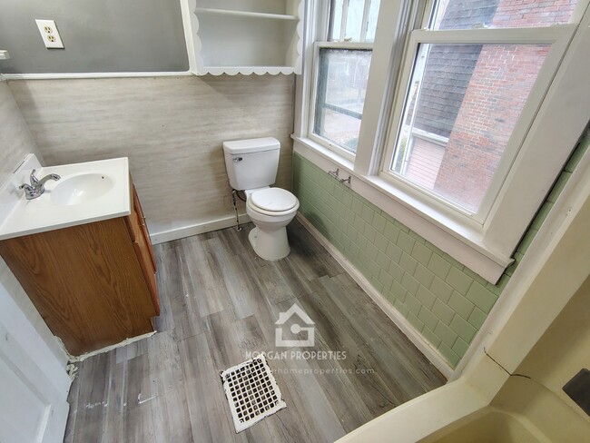 Photo - 227 W 12th St