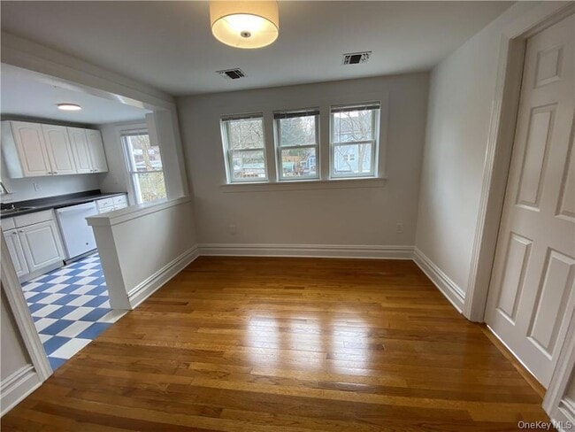 Photo - 95 NY-59 Unit 2