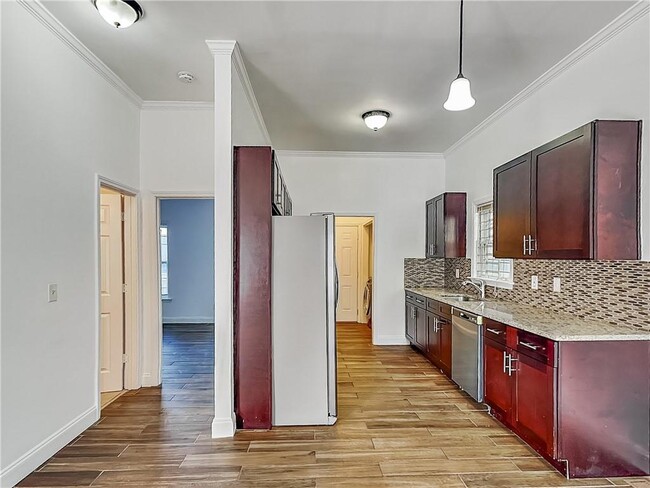 Photo - 333 Fletcher St SW