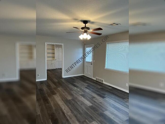 Photo - 3301 Eastman Dr