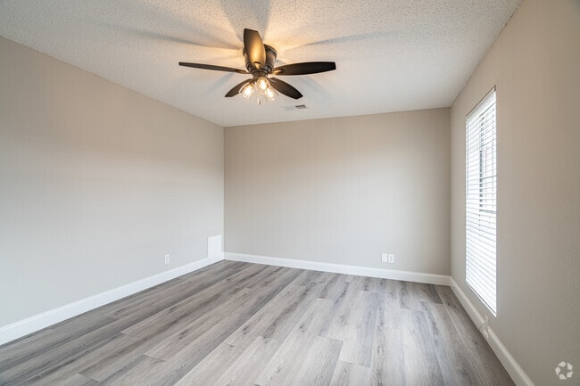 2BR, 1.5BA - 1,183SF