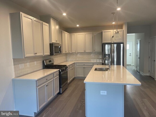 Photo - 205 Hibiscus Way