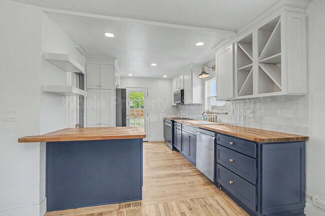 Photo - 110 S Quitman St