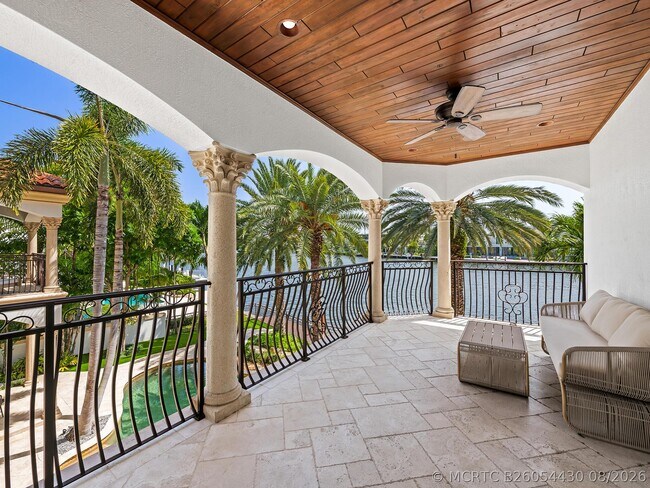 Photo - 639 Middle River Dr