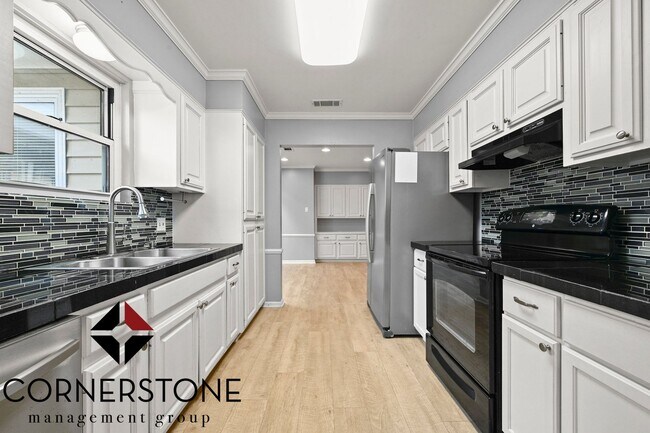 Photo - 3 bedroom home LOCATED OFF OF JONES CREEK ROAD!