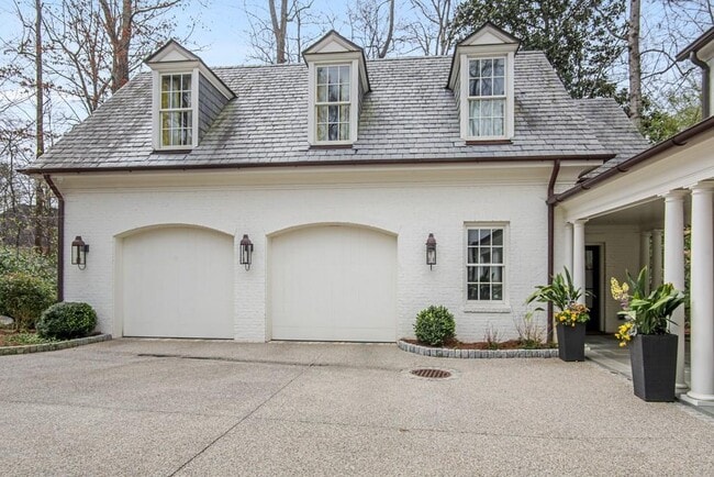Photo - 506 Argonne Dr NW House