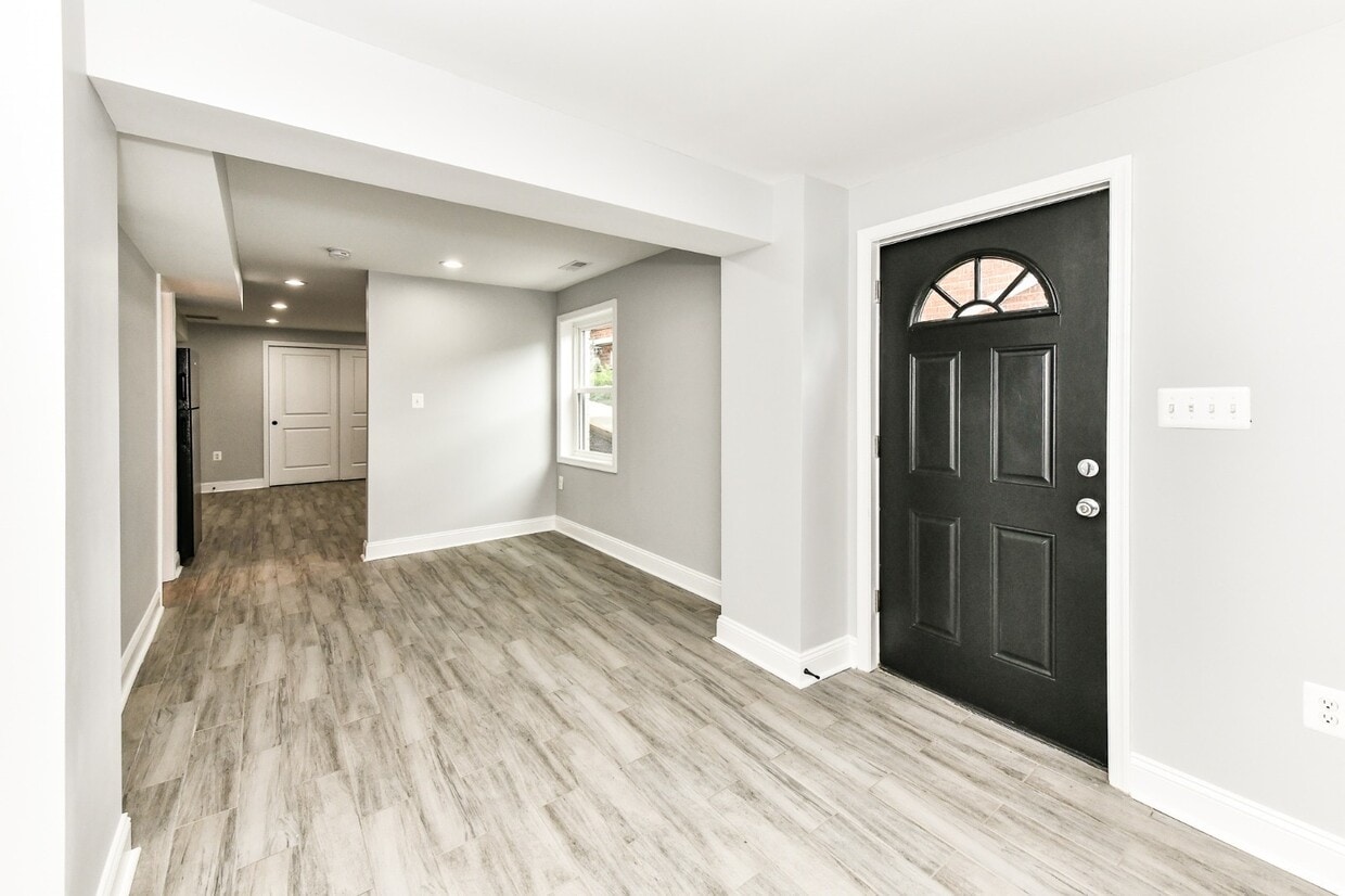 Photo - 5352 Chillum Pl NE (Washington, DC)