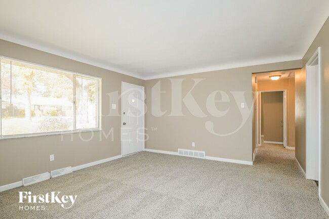 Photo - 170 Calbreath Ct