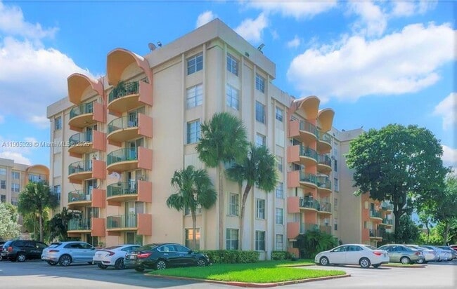 Building Photo - 9320 Fontainebleau Blvd Unit 404