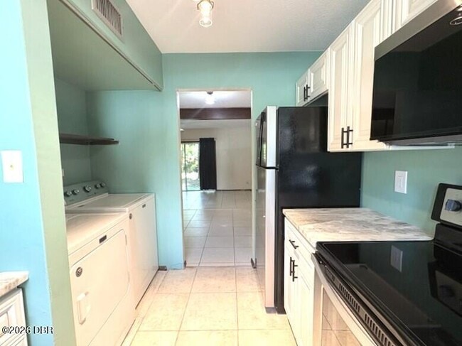 Photo - 14 Fair Oaks Cir