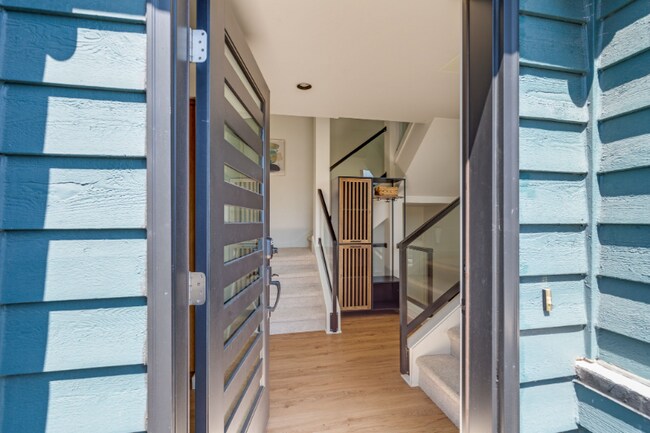 Photo - 2026 Fairview Ave E