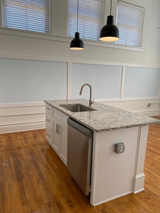 Photo - School Unit 304