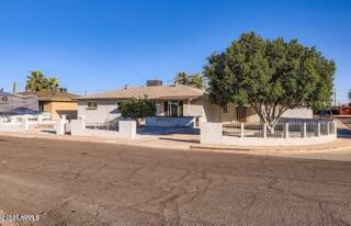 Building Photo - 5827 N 22nd Dr Rental