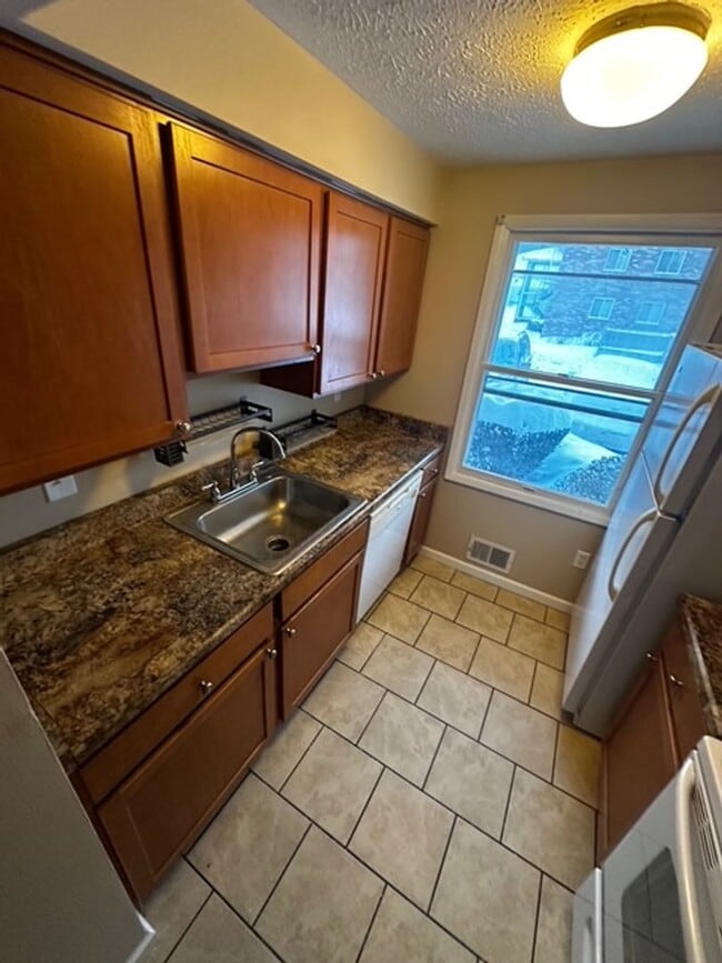 Photo - 1290 Emerson St