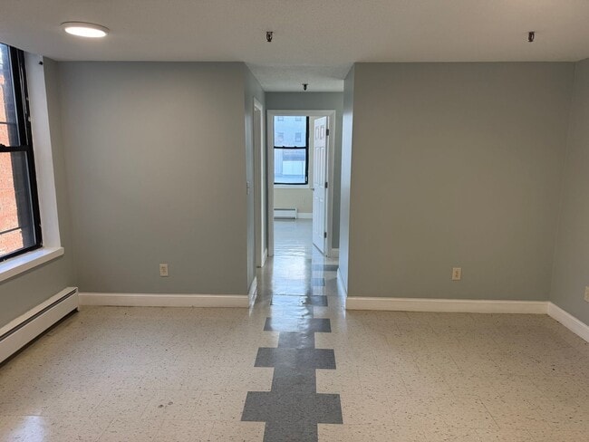Photo - 46 Amesbury St Unidad #3A