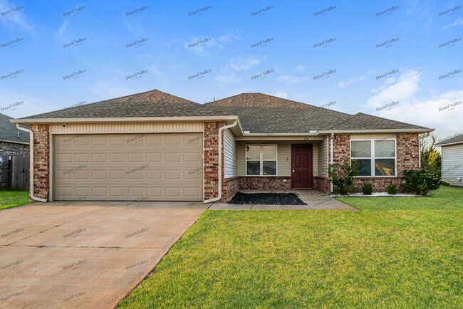 Building Photo - 734 W Lola Dr