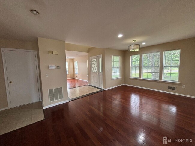 107 Amy Dr