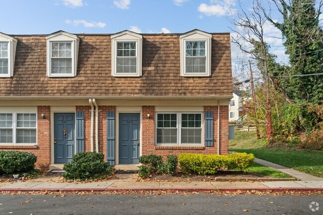 Building Photo - Coming Soon! End unit townhouse in Annapolis!