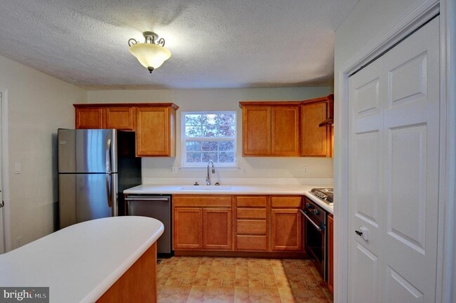 Photo - 121 Deer Hill Ct