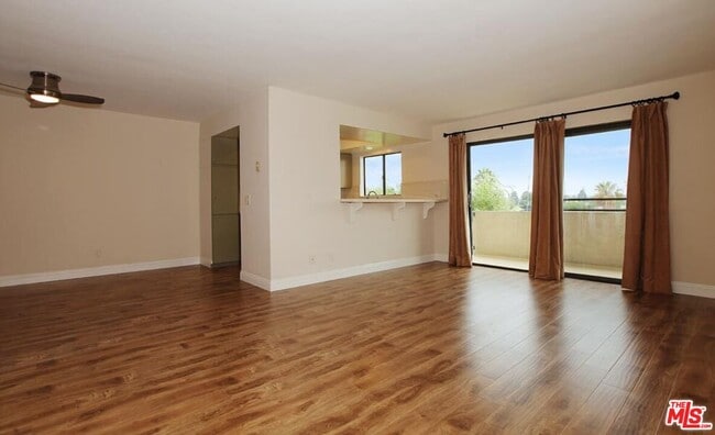 Photo - 5000 S Centinela Ave Unit 325