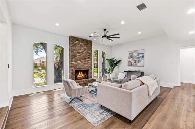 Photo - 2205 Timberwood