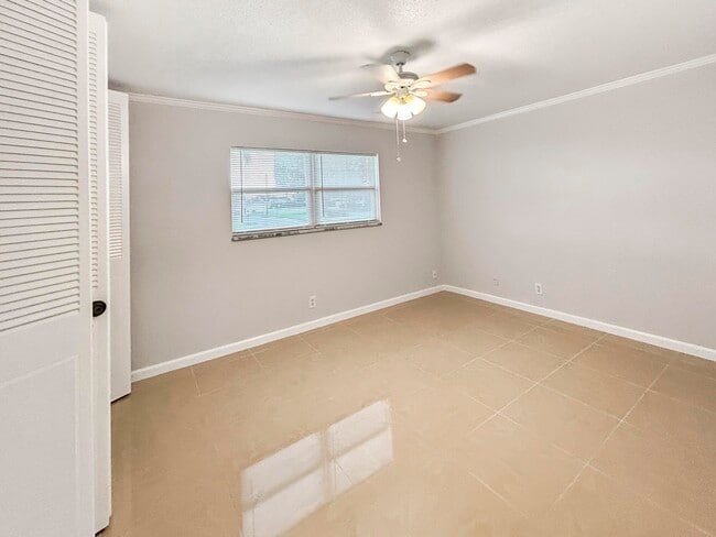 Photo - 4808 Cresthaven Blvd