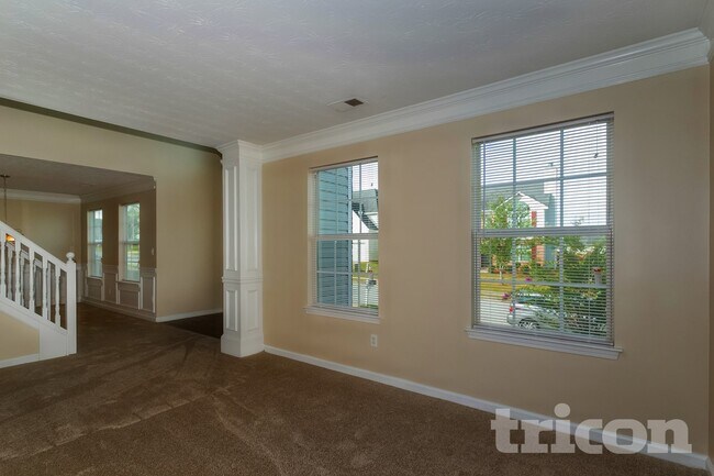85 Adelaide Dr