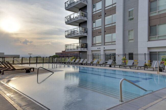 Vue West