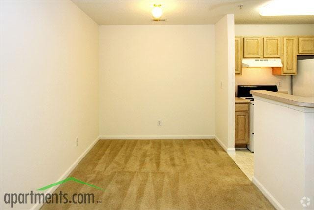 Dining Room - Rise Avalon