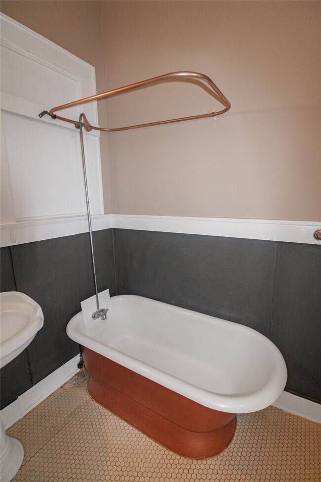 Photo - 1902 Church St Unit 7