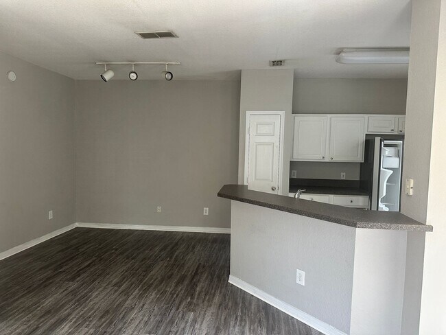 Photo - 13703 Richmond Park Dr N