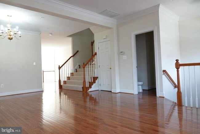 Building Photo - 1112 Pleasant Dr
