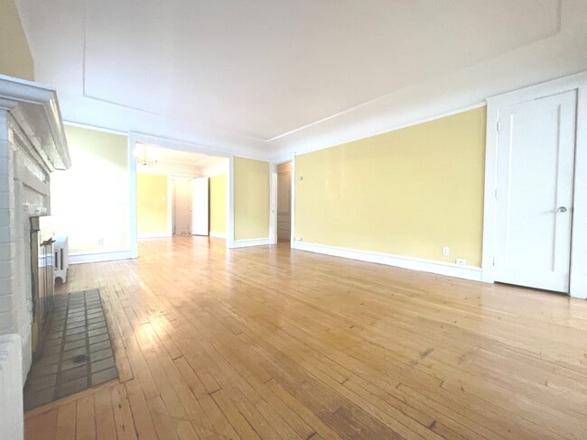 Photo - 2533 N Lake Dr Unit 2533