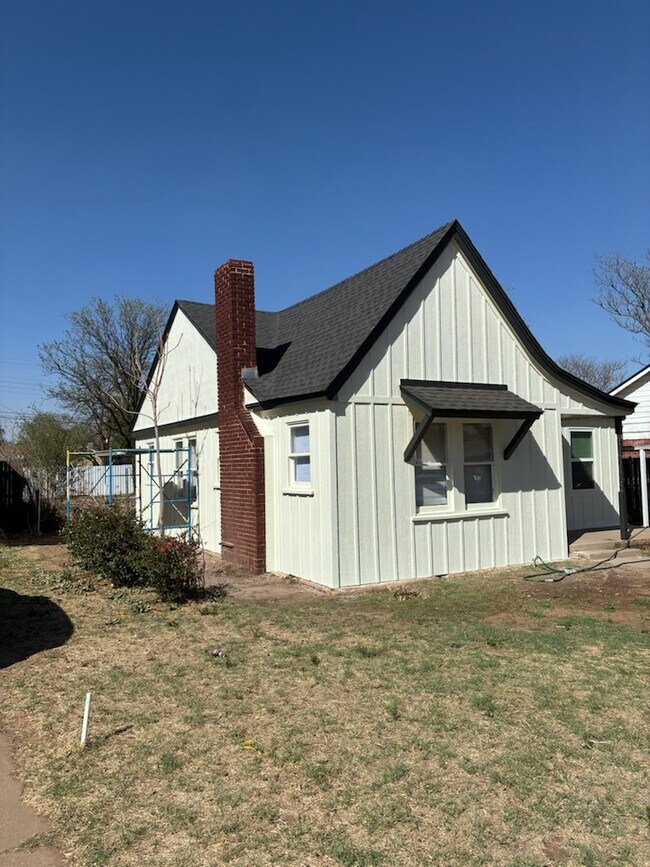 Photo - 2108 27th St