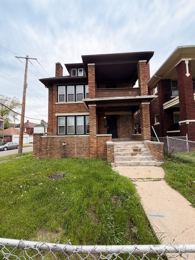 Building Photo - 4114 W Euclid St