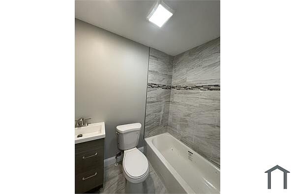 Photo - 5 Bedrooms 2 Bathrooms