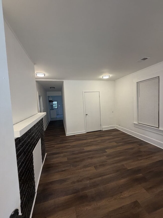 Photo - 625 N Hollywood St