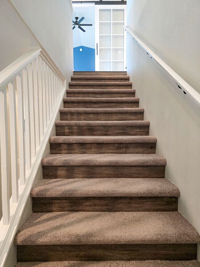 Photo - Executive Home with View- 4 bed, 2.5 bath, 2 car garage