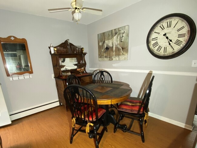 Dining area in Kitchen - 75571 Van Dyke Unit 4