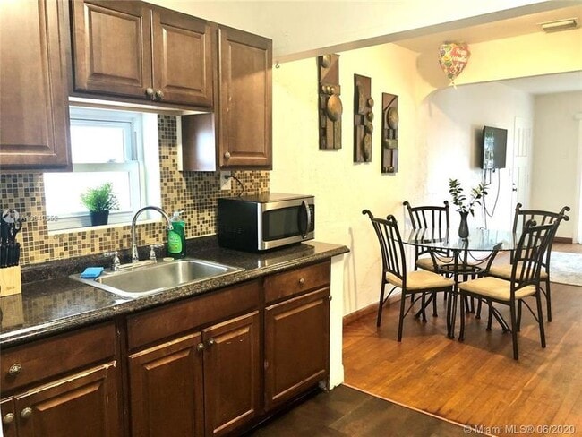 Photo - 1820 Roosevelt St Apartamento Unidad A
