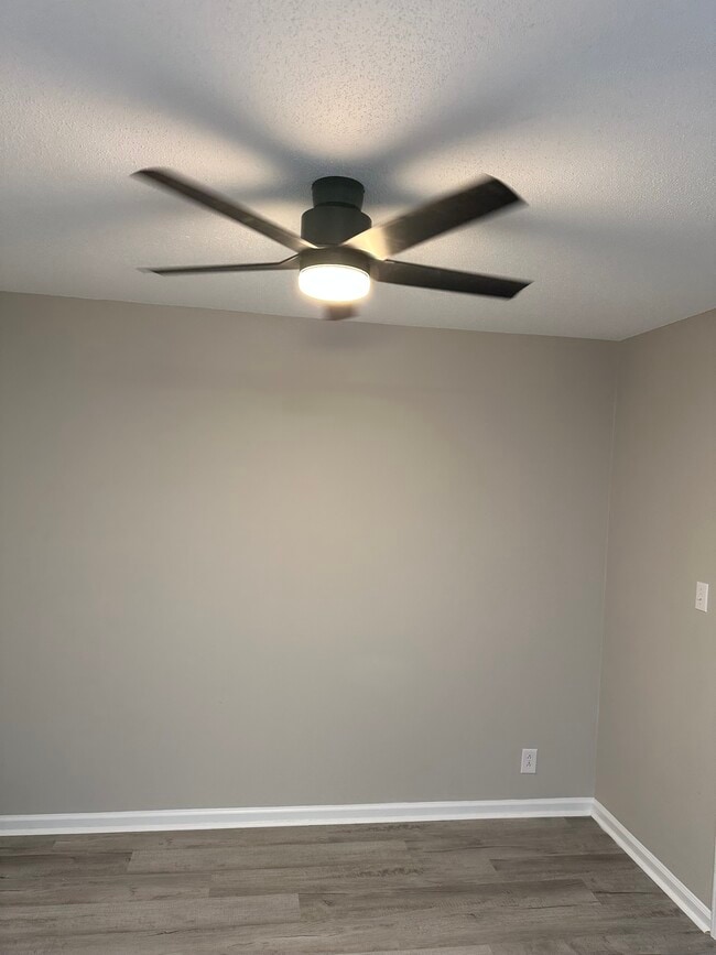 Photo - 939 Kingsbury Dr Unidad B